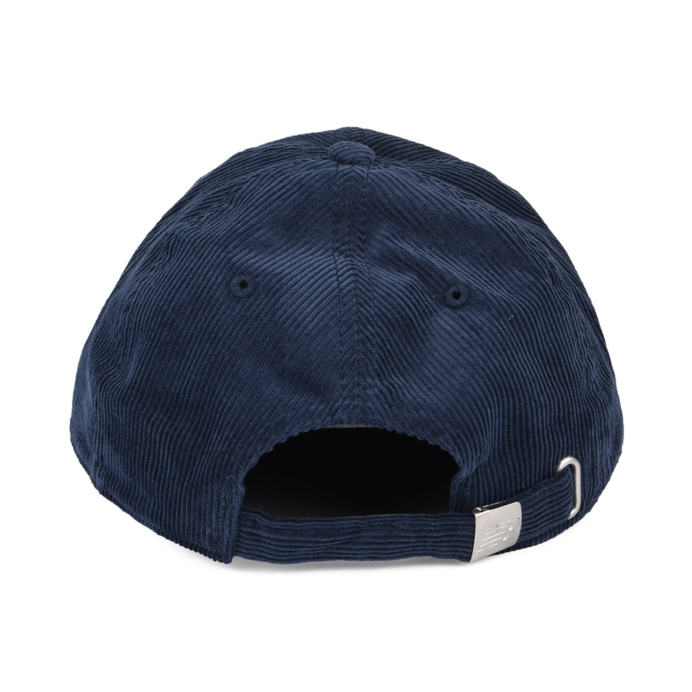 Casquette en Velours Côtelé Délavé bleu marine NEW BALANCE