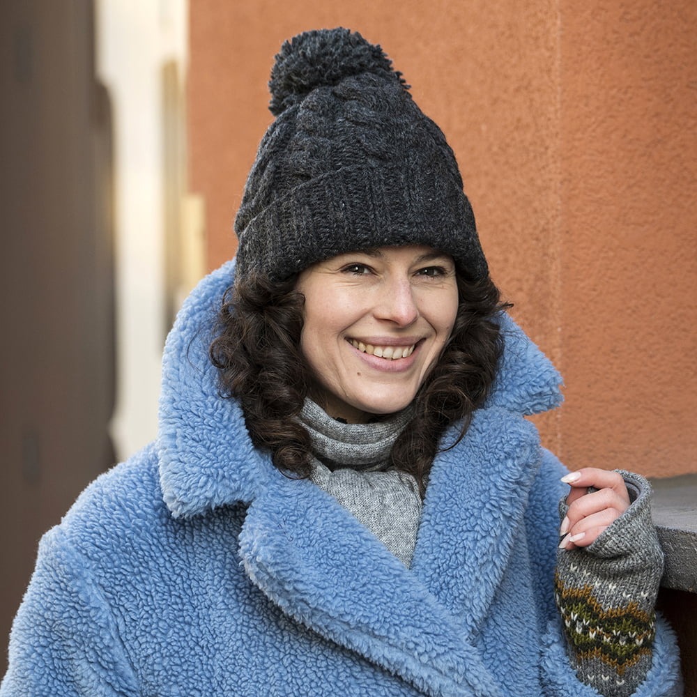 Bonnet à Pompon à Torsades à Revers anthracite KUSAN