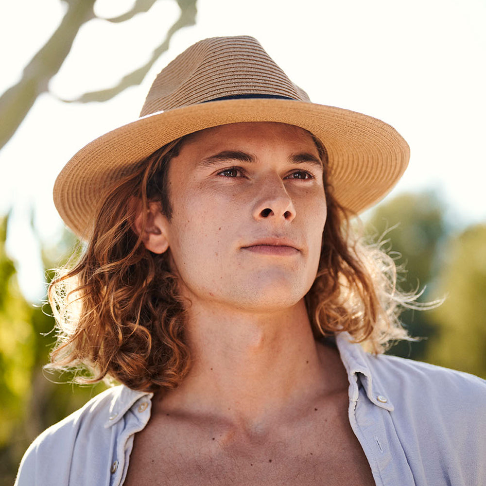 Chapeau Fedora en Paille Toyo Aveloz marron clair BARTS