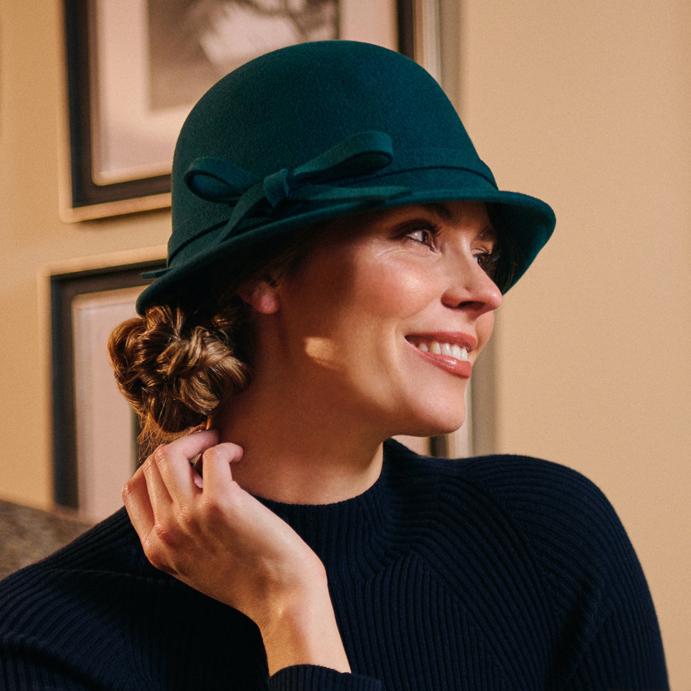 Chapeau Cloche en Laine Feutrée avec Nœud bleu sarcelle FAILSWORTH