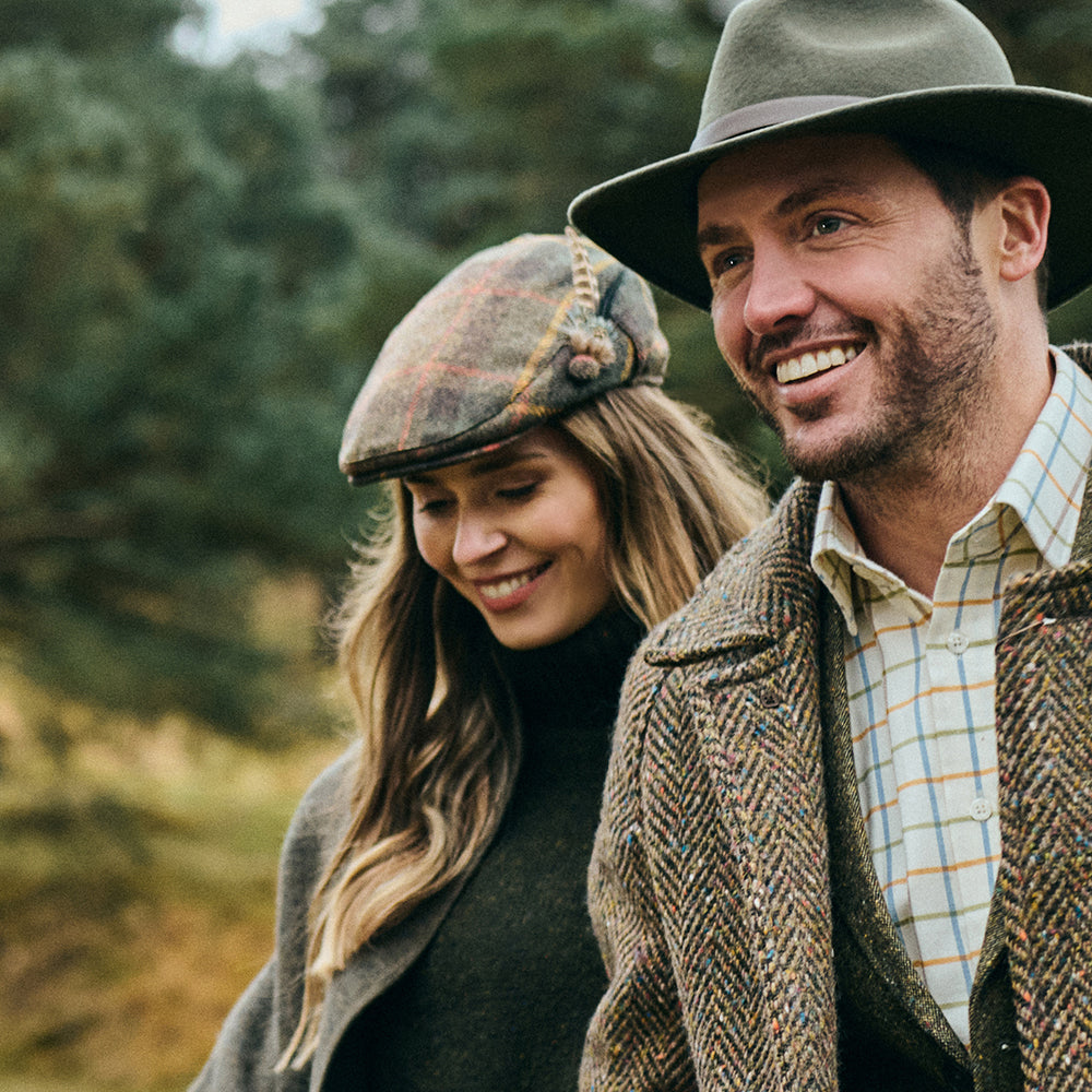 Casquette Plate en Laine Britannique Tartan Plume vert-marron-moutarde FAILSWORTH