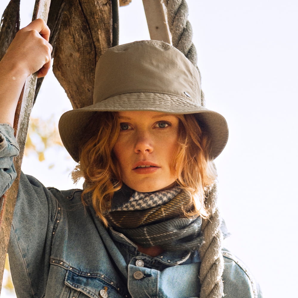 Chapeau Bob Hydrofuge Allon taupe BARTS