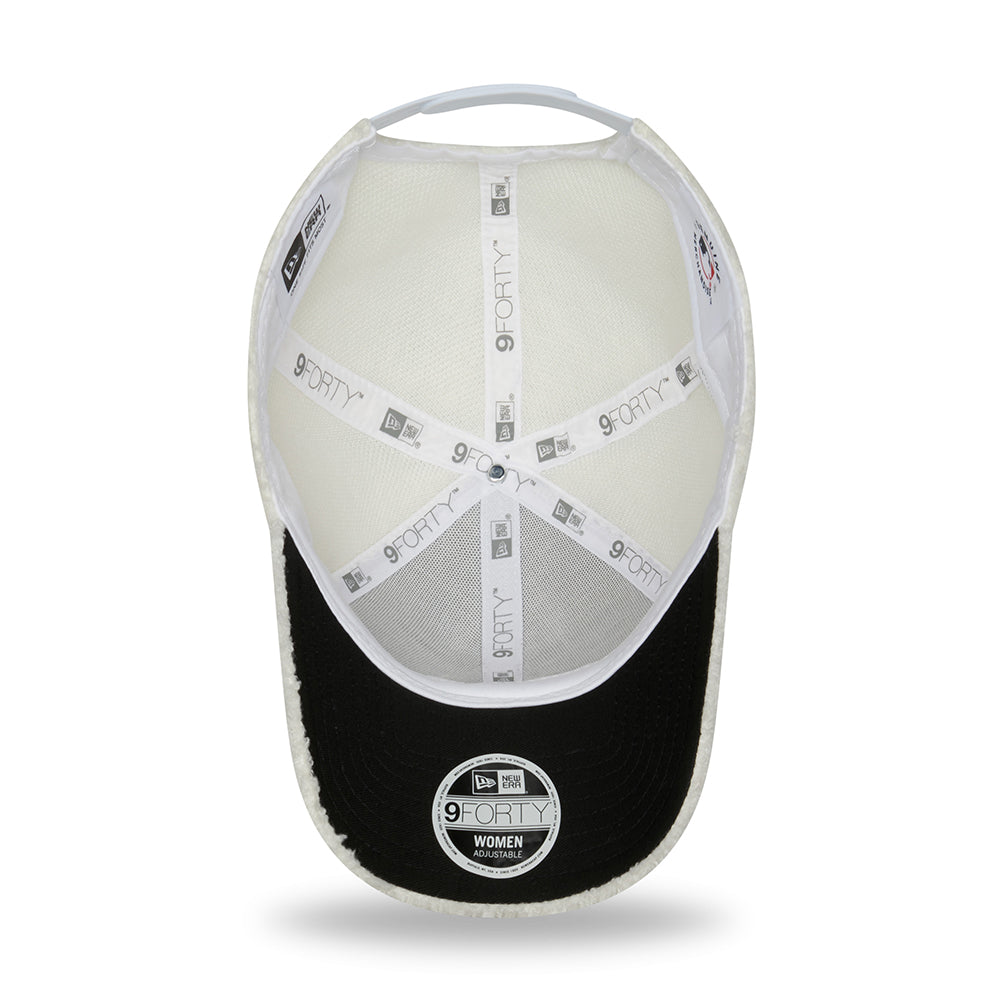 Casquette Femme 9FORTY MLB Borg New York Yankees crème NEW ERA