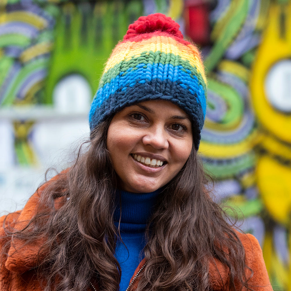 Bonnet à Pompon en Laine Point de Riz Arc-en-Ciel multicolore KUSAN
