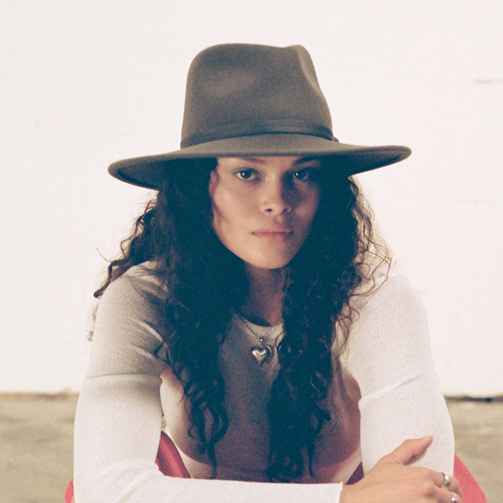Chapeau Fedora en Laine Feutrée Pliable Joanna gris foncé BRIXTON