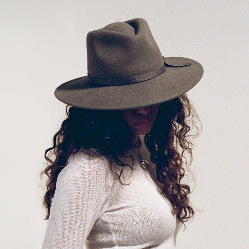 Chapeau Fedora en Laine Feutrée Pliable Joanna gris foncé BRIXTON