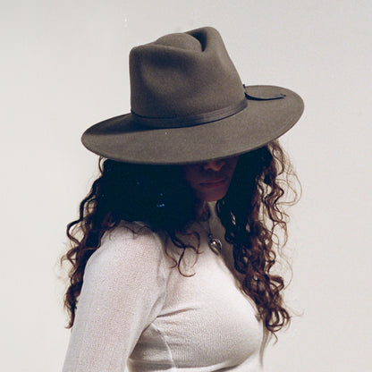 Chapeau Fedora en Laine Feutrée Pliable Joanna gris foncé BRIXTON