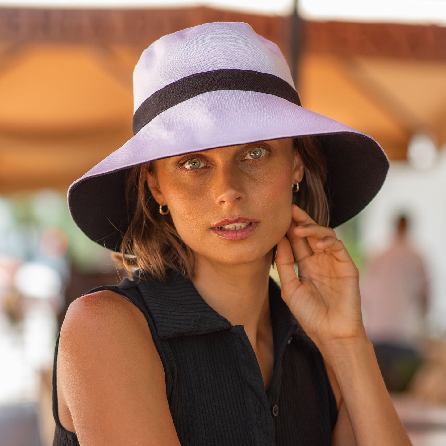 Chapeau Été Réversible avec Ouverture Queue de Cheval Merrit blanc-noir SCALA