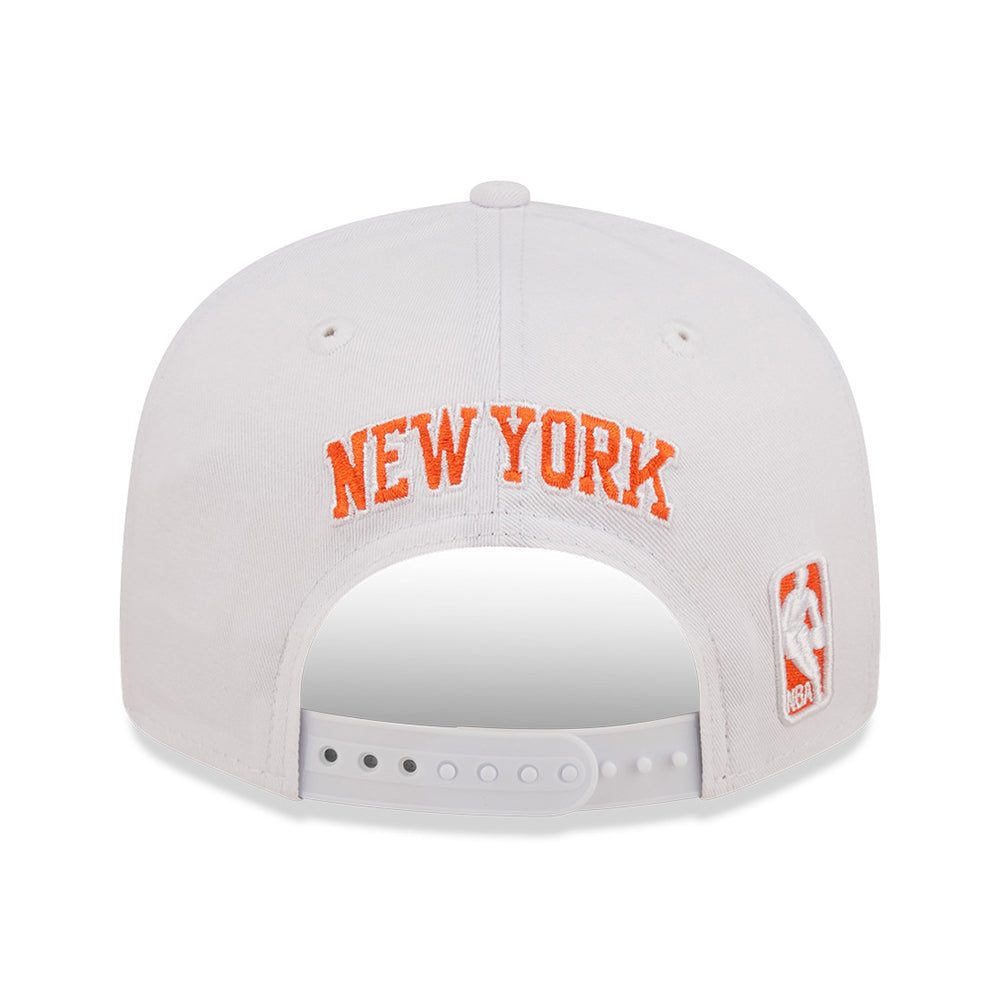 Casquette Snapback 9FIFTY NBA White Crown Team New York Knicks blanc-bleu NEW ERA