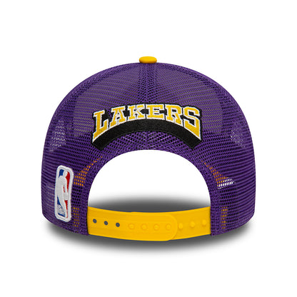 Casquette Trucker NBA Rear Arch A-Frame L.A. Lakers blanc-jaune-violet NEW ERA