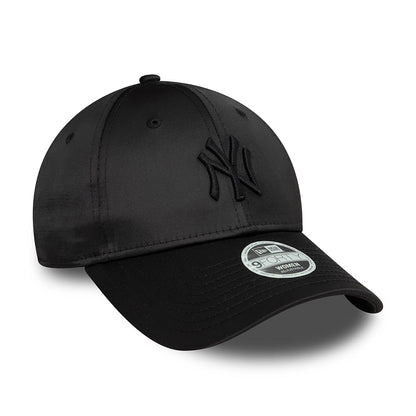 Casquette Femme 9FORTY MLB Satin New York Yankees noir sur noir NEW ERA