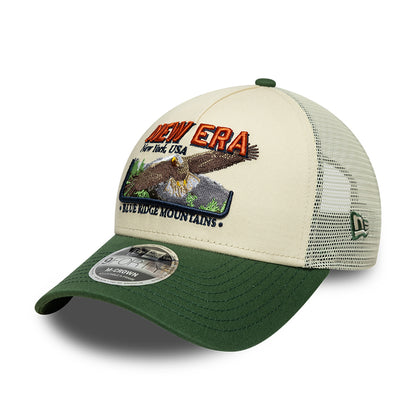 Casquette Trucker A-Frame 9FORTY M-Crown Outdoor Graphic crème-vert foncé NEW ERA
