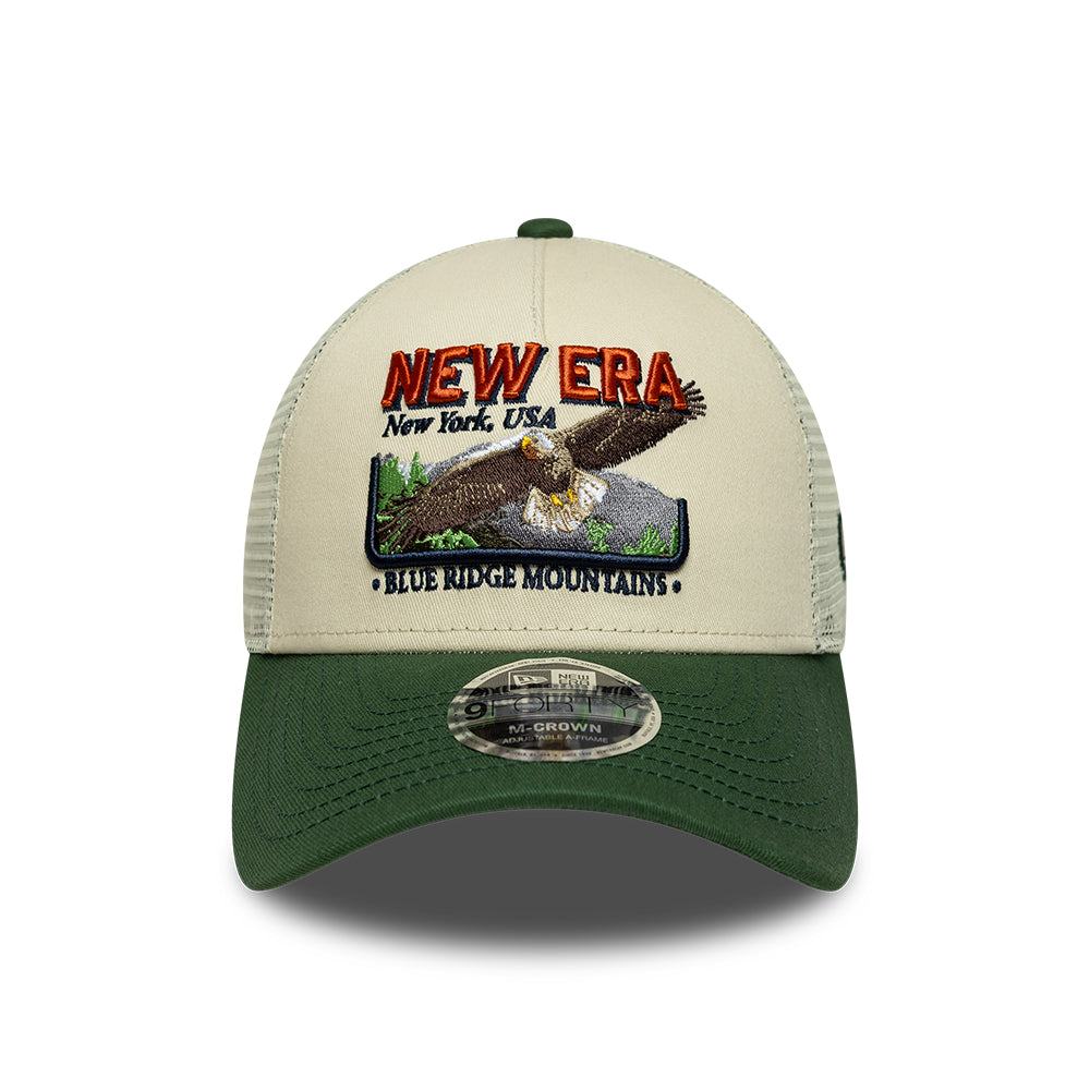 Casquette Trucker A-Frame 9FORTY M-Crown Outdoor Graphic crème-vert foncé NEW ERA