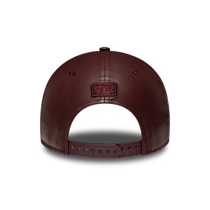 Casquette Femme 9FORTY M-Crown MLB Diamante PU New York Yankees bordeaux NEW ERA