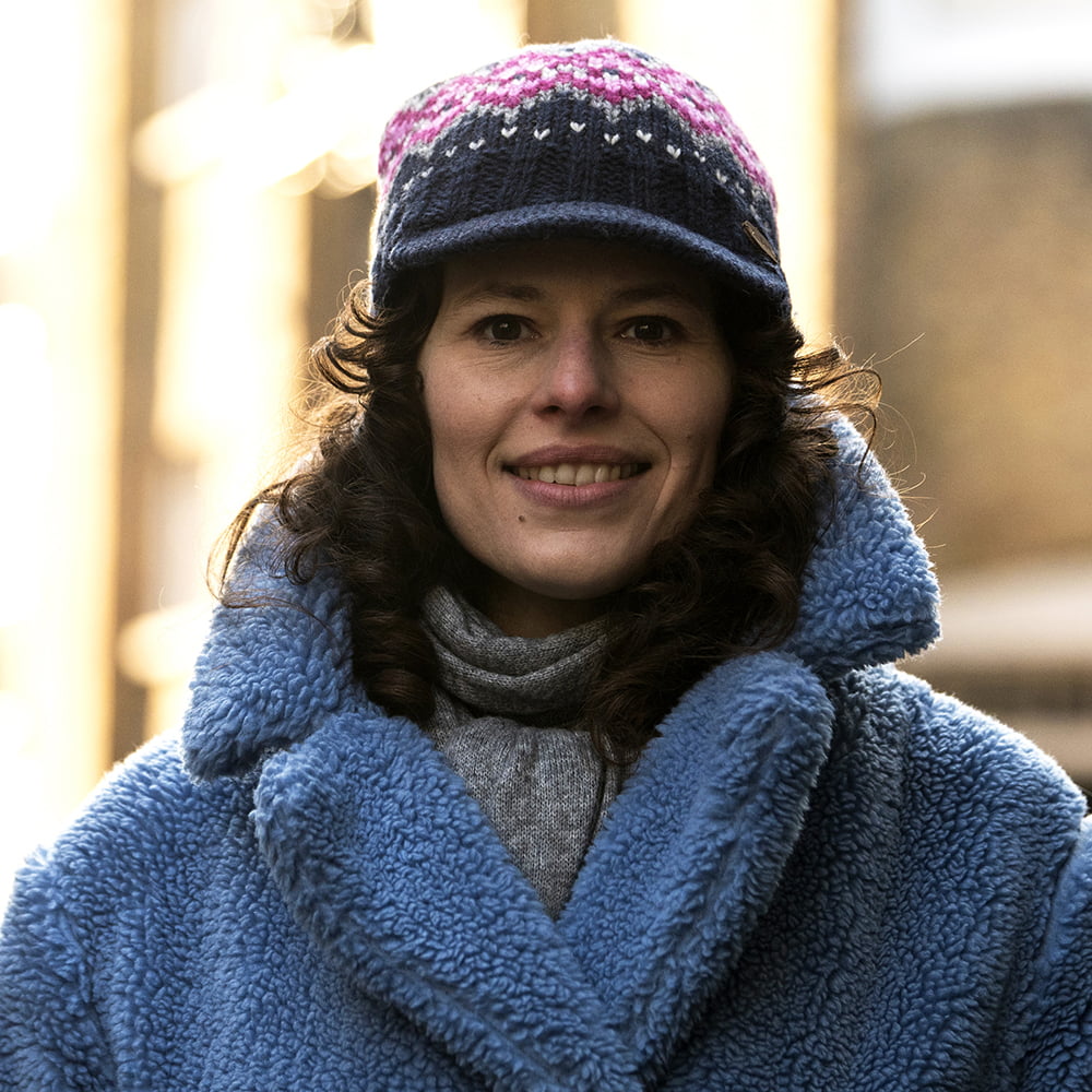 Bonnet à Visière Fair Isle Brooklyn bleu marine-rose KUSAN