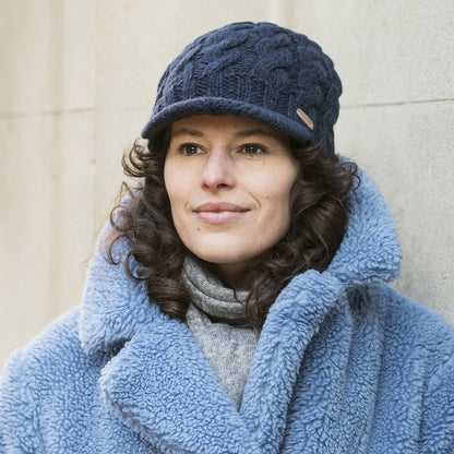 Bonnet à Visière à Torsades bleu marine KUSAN