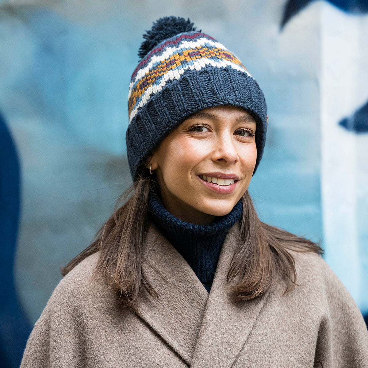 Bonnet à Pompon à Revers Fair Isle bleu marine-multi KUSAN
