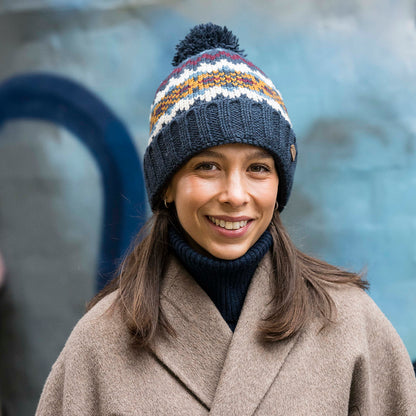 Bonnet à Pompon à Revers Fair Isle bleu marine-multi KUSAN