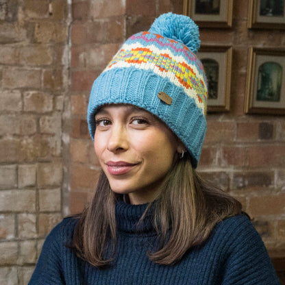 Bonnet à Pompon à Revers Fair Isle bleu ciel-multi KUSAN