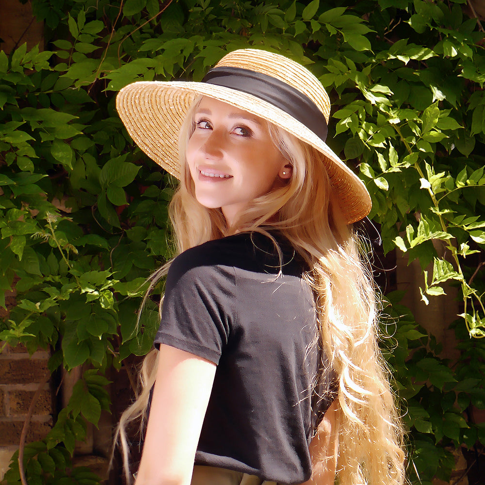 Chapeau Été Canotier en Paille Milan II naturel SUR LA TÊTE - VENTE EN GROS