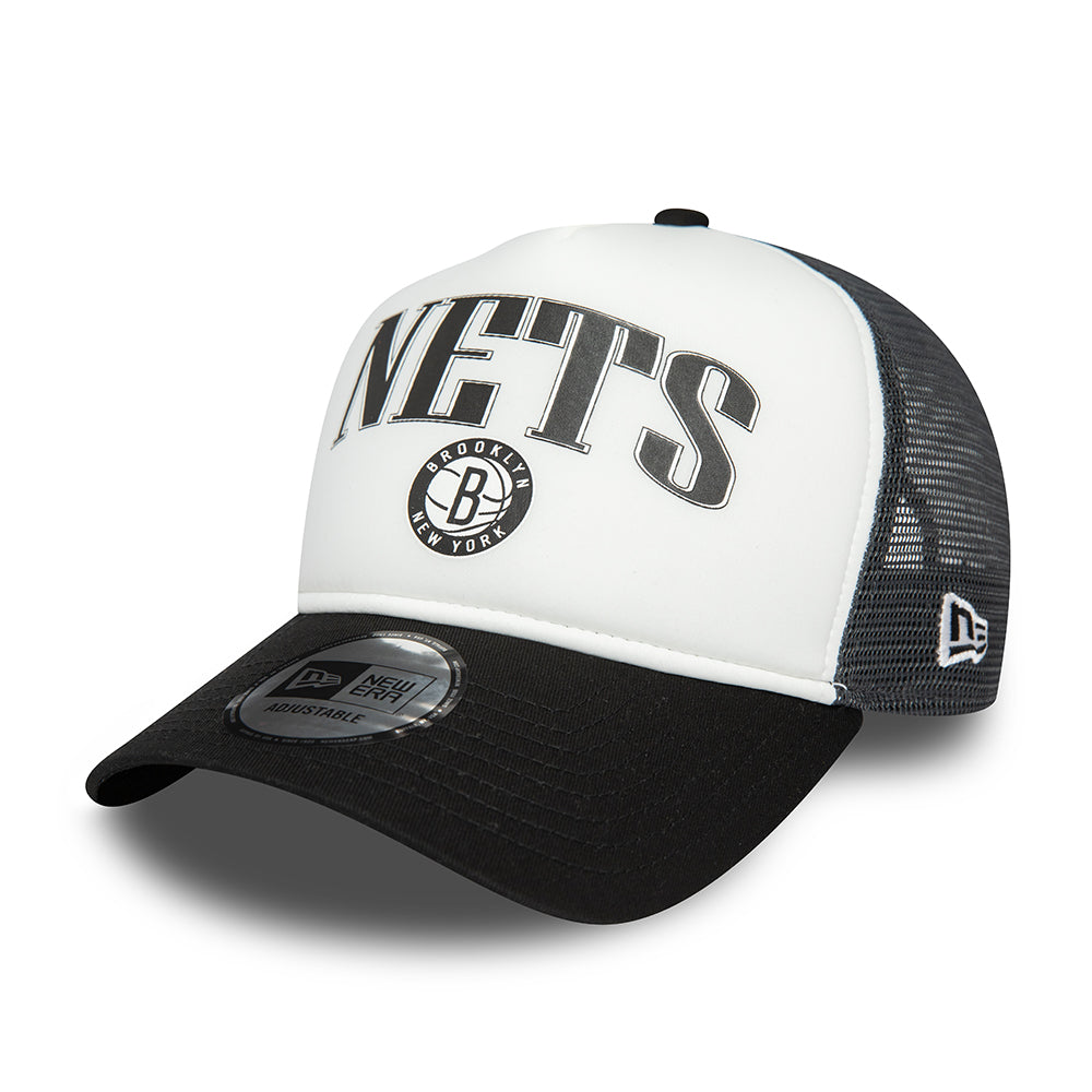 Casquette Trucker NBA Retro A-Frame Brooklyn Nets blanc-noir NEW ERA