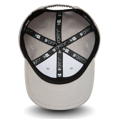 Casquette Bébé 9FORTY Disney Reine Des Neiges Logo Anna gris NEW ERA