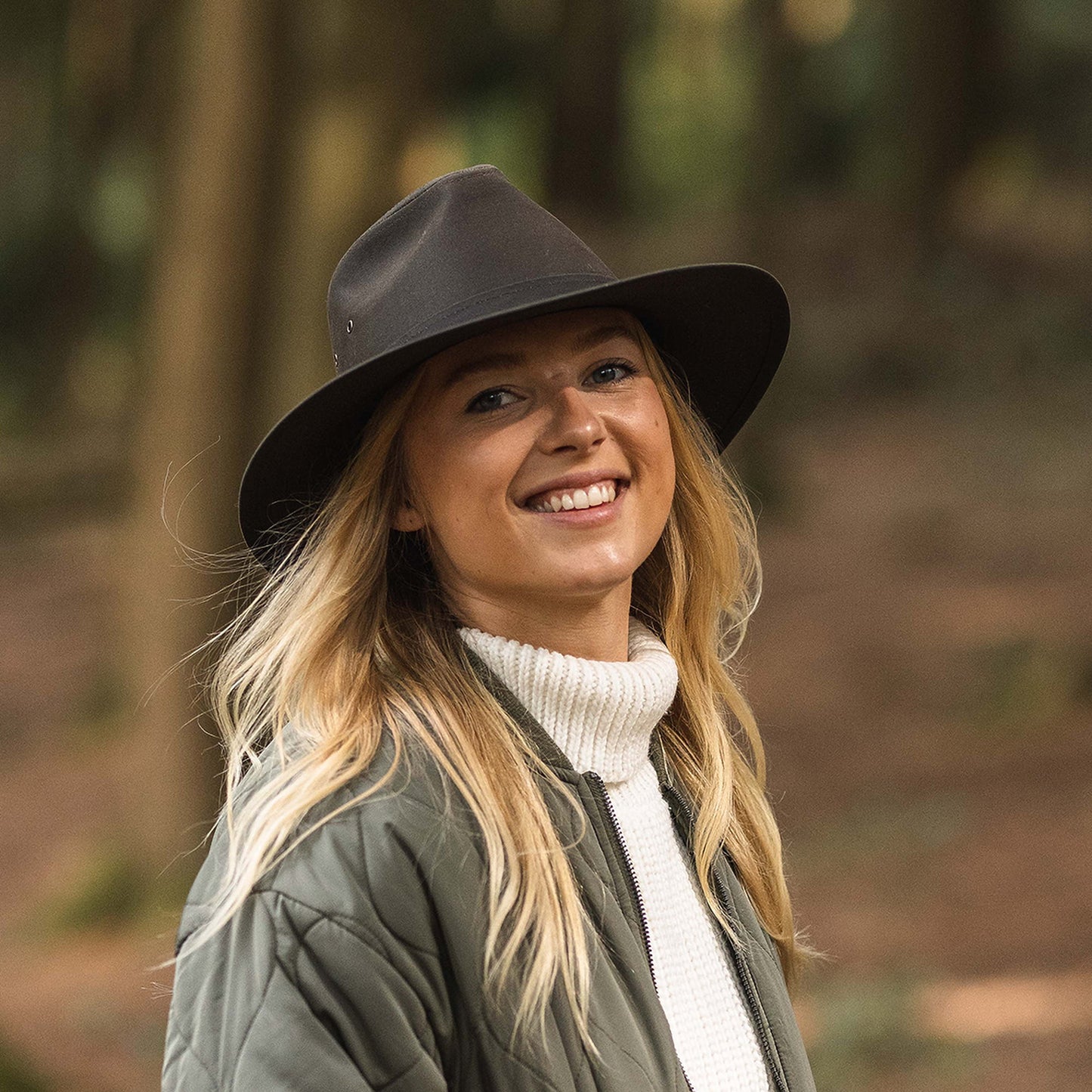 Chapeau Fedora Safari en Toile Cirée olive JAXON & JAMES - VENTE EN GROS